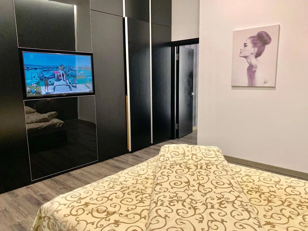 Сучасні Апартаменти На Площі Ринок З Панорамним Видом На Дахи Львова Apartment Lviv